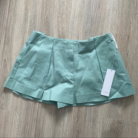 ICB Mint Mid Rise Pleated Mini Shorts - Picture 1 of 9
